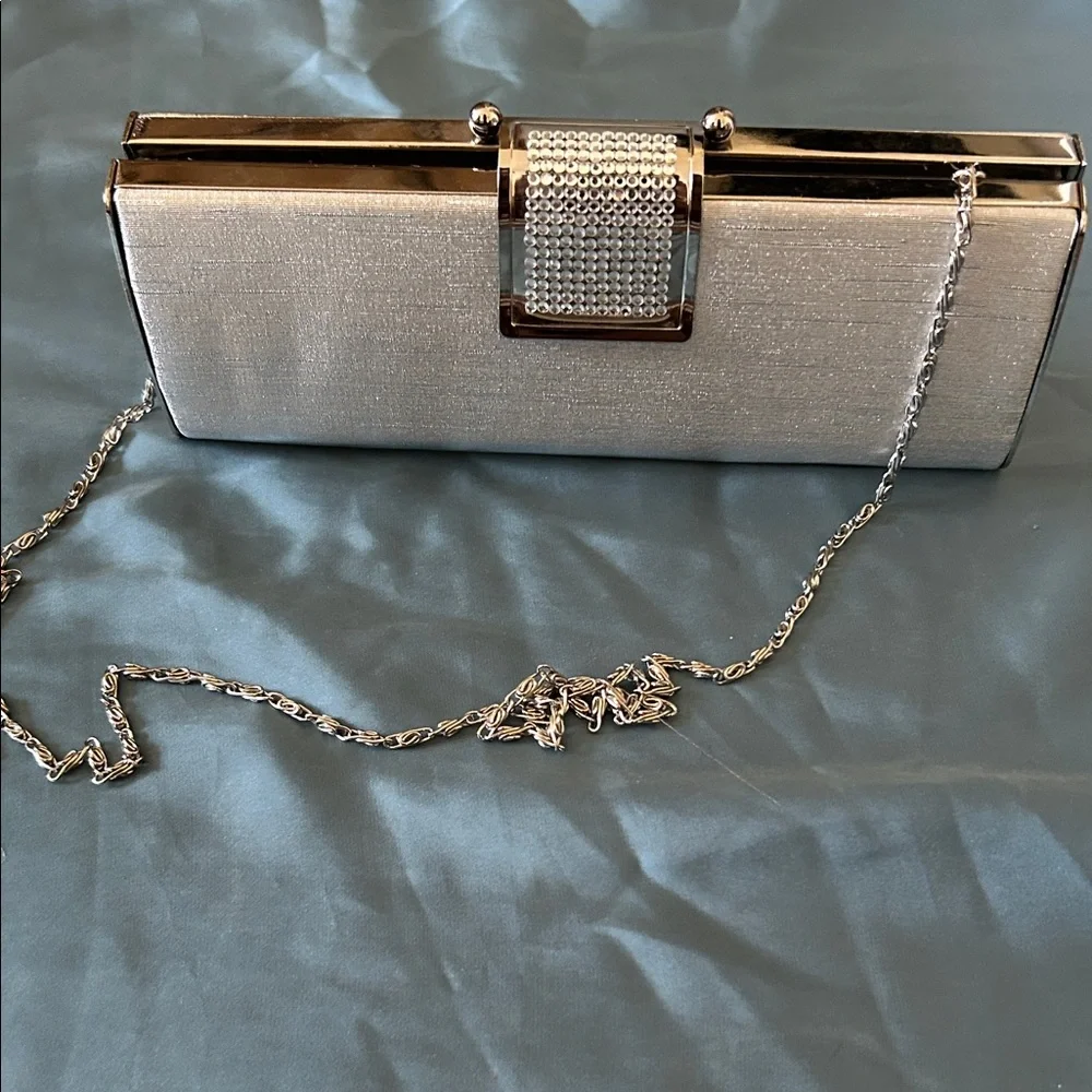 Elegant Silver Clutch with Chain Strap - Picture 1 of 3